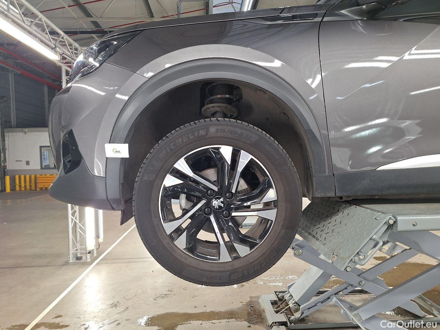  Peugeot  2008 Peugeot,  '19, Peugeot  1.2 Puretech 74kW S&S Allure 5d #3