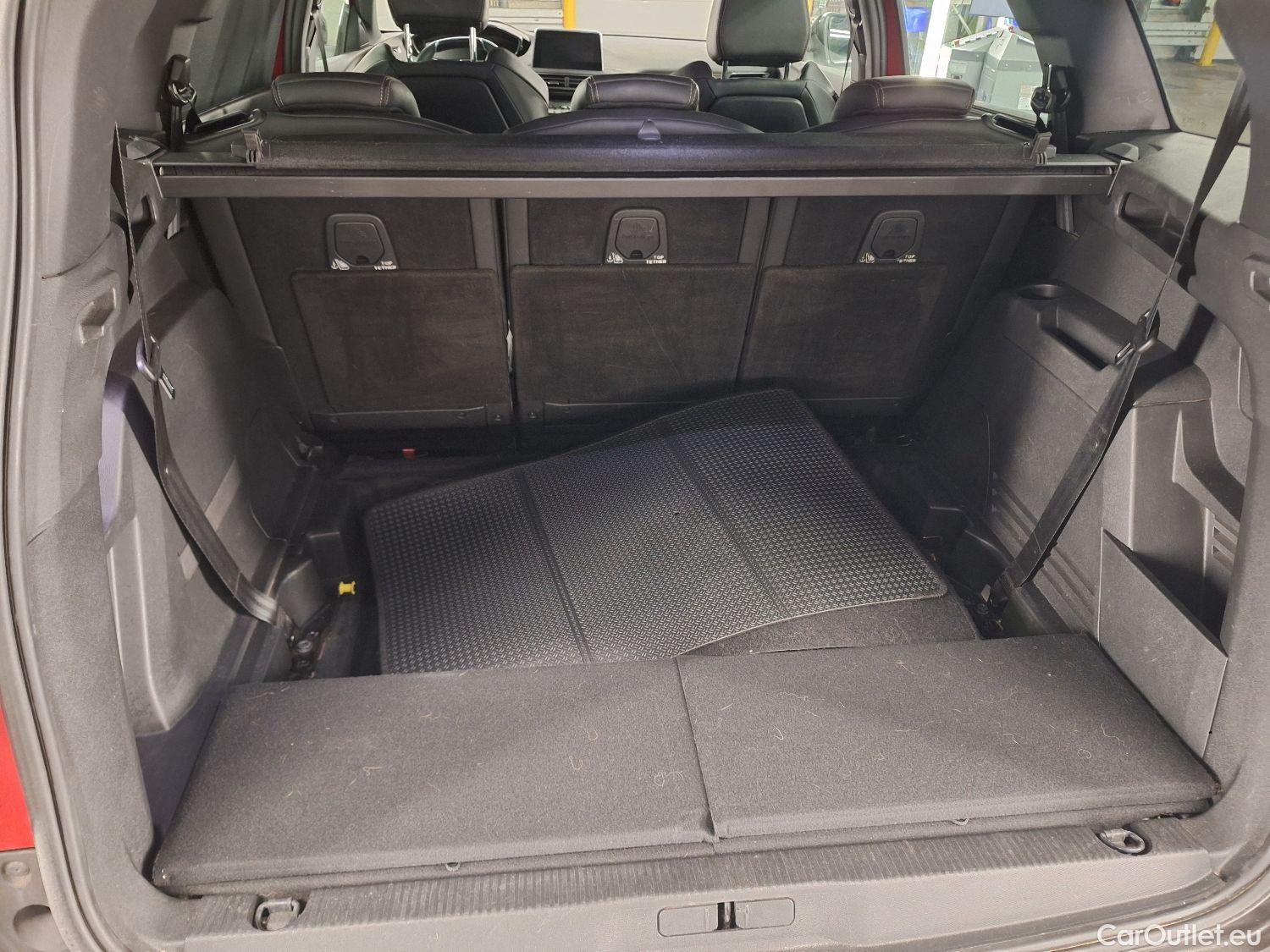  Peugeot  5008 Peugeot,  '16, Peugeot  1.5 BlueHDi 96kW S&S EAT8 GT Line 5d #40