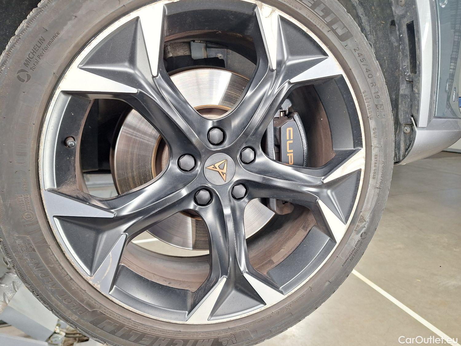  Cupra  Formentor Cupra,  '21 PHEV, CUPRA  1.4 e-HYBRID DSG VZ 5d #1