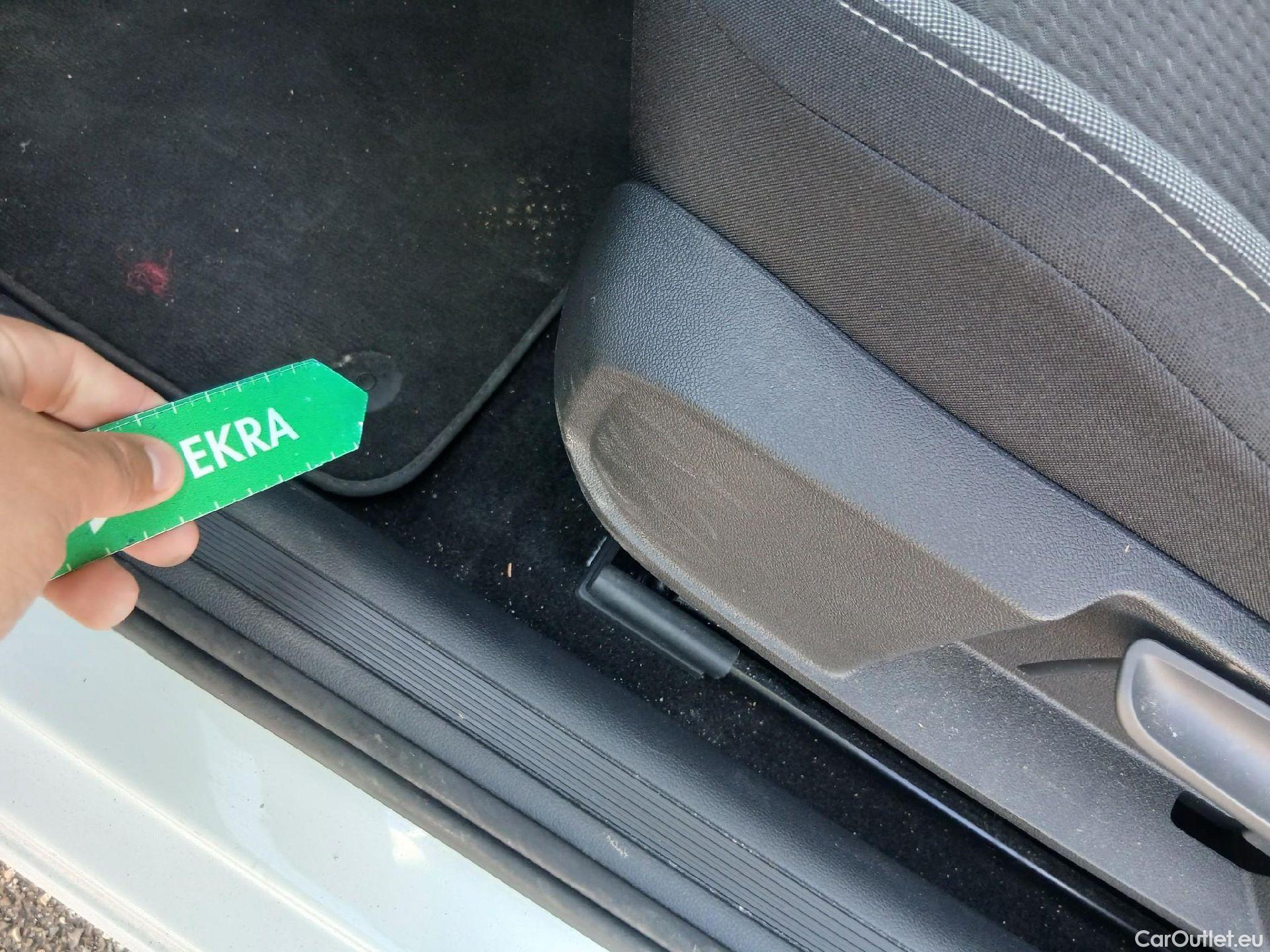  Volkswagen  Polo VOLKSWAGEN  / 2021 / 5P / berlina con portón Life 1.0 TSI 70kW (95CV) #2