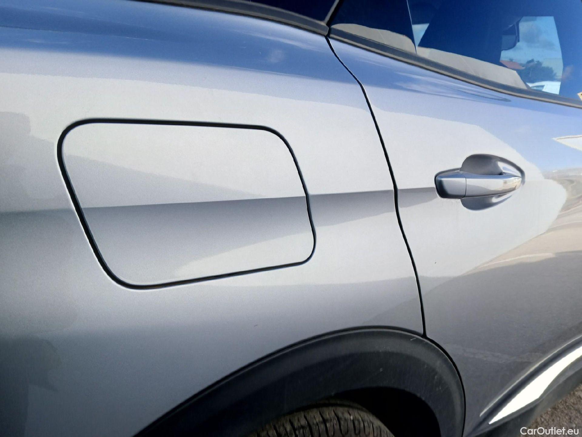  Peugeot  3008 PEUGEOT  Hybrid / 2020 / 5P / todoterreno 225 e-EAT8 Allure Pack #23