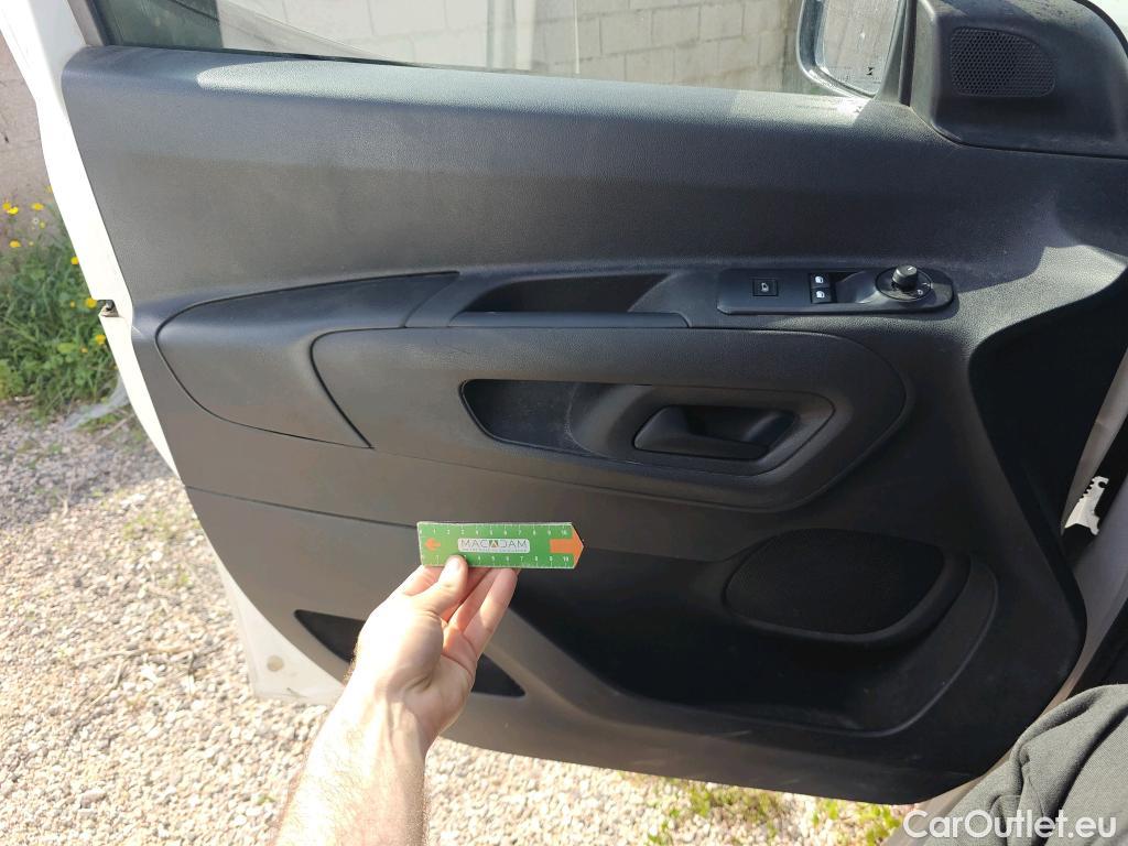  Peugeot  Partner PEUGEOT  / 2018 / 3P / furgón derivado de turismo Pro Standard 600kg BlueHDi 73kW (AC) #74