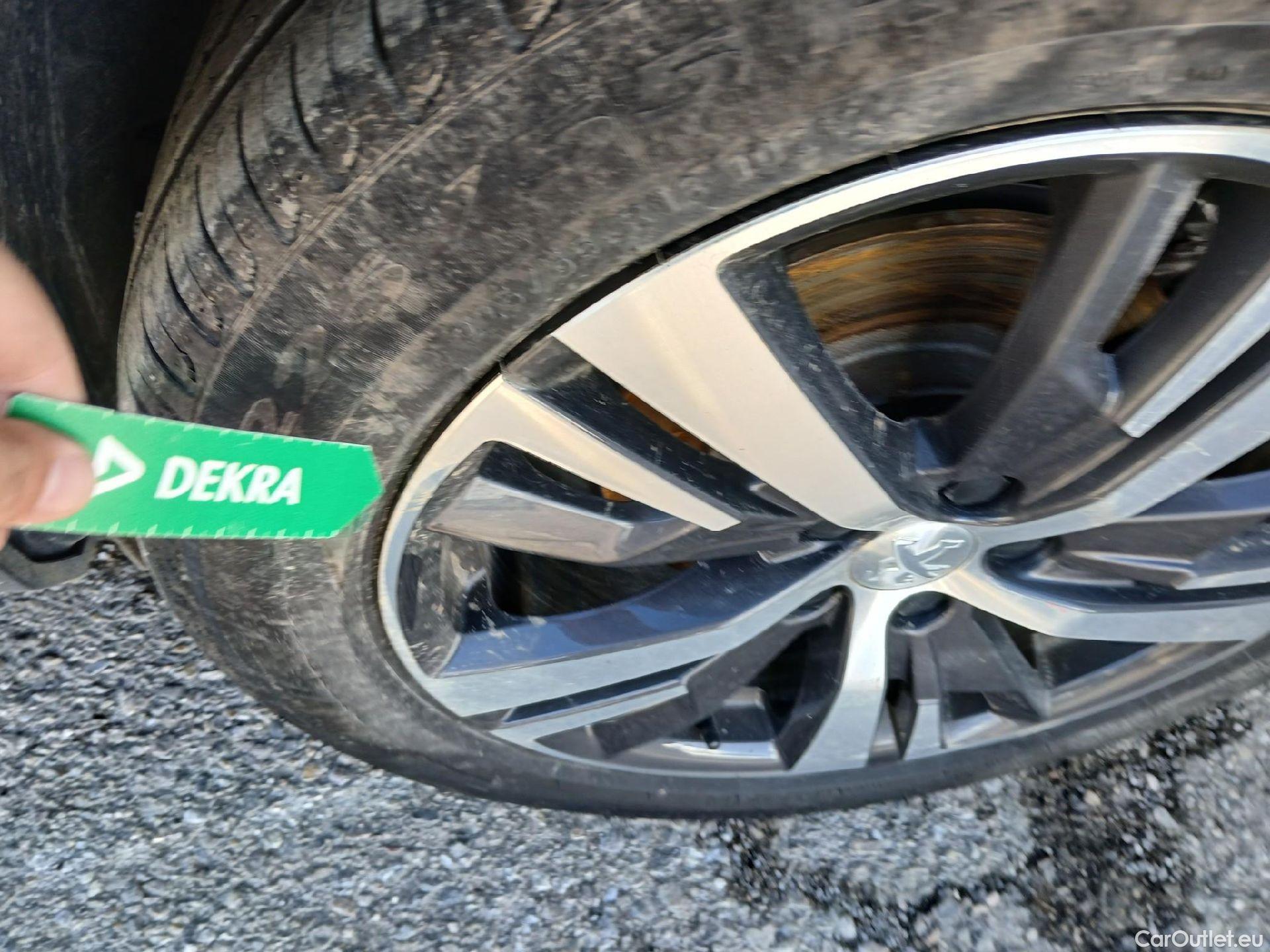  Peugeot  3008 PEUGEOT  Hybrid / 2020 / 5P / todoterreno 225 e-EAT8 Allure Pack #15