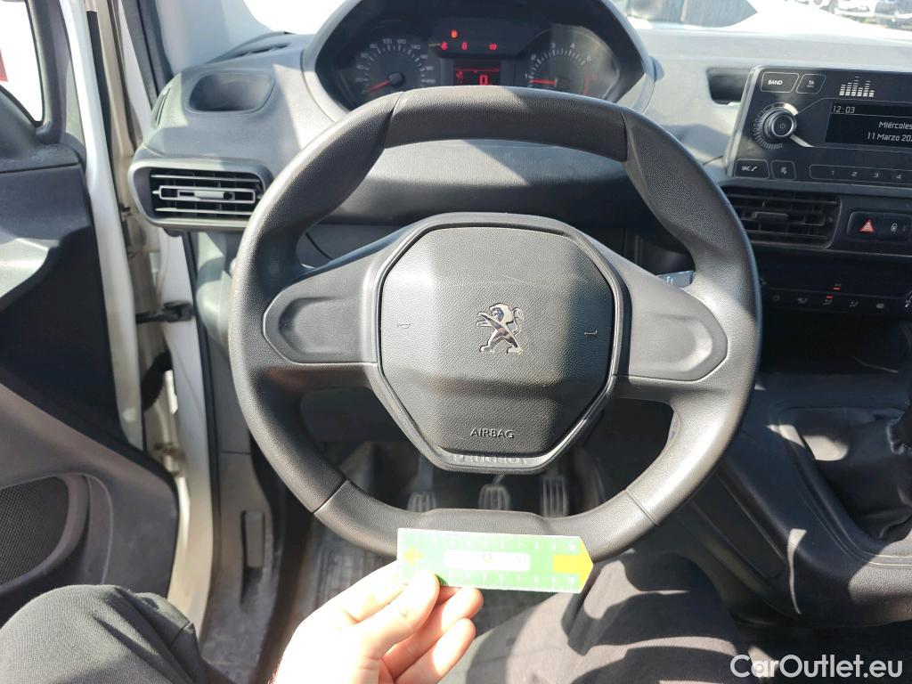  Peugeot  Partner PEUGEOT  / 2018 / 3P / furgón derivado de turismo Pro Standard 600kg BlueHDi 73kW (AC) #76