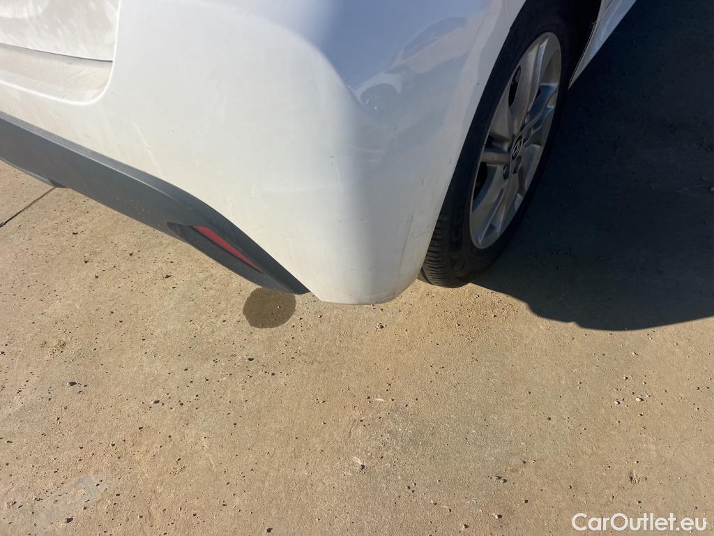  Toyota  Yaris TOYOTA  / 2020 / 5P / berlina con portón 1.5 120H Business Plus #44