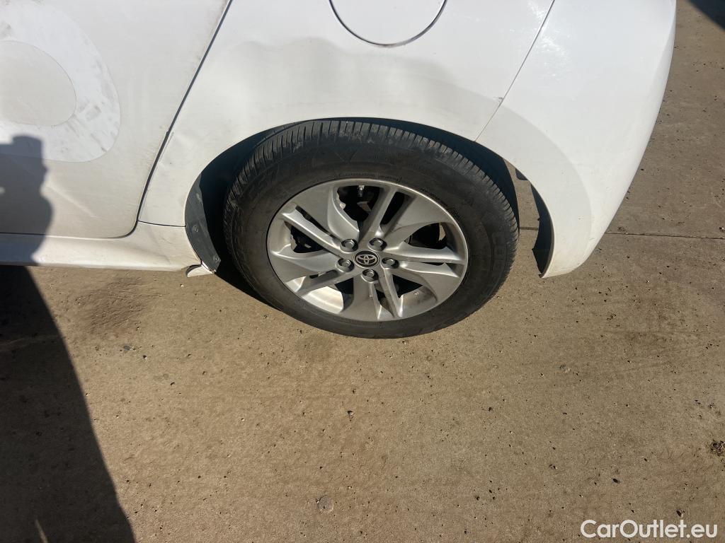  Toyota  Yaris TOYOTA  / 2020 / 5P / berlina con portón 1.5 120H Business Plus #25