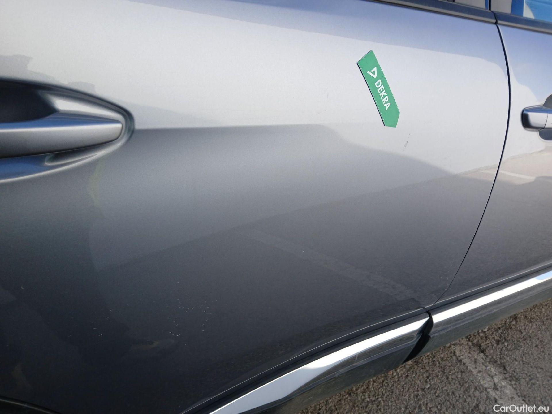  Peugeot  3008 PEUGEOT  Hybrid / 2020 / 5P / todoterreno 225 e-EAT8 Allure Pack #25