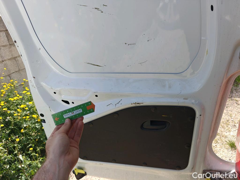  Peugeot  Partner PEUGEOT  / 2018 / 3P / furgón derivado de turismo Pro Standard 600kg BlueHDi 73kW (AC) #33