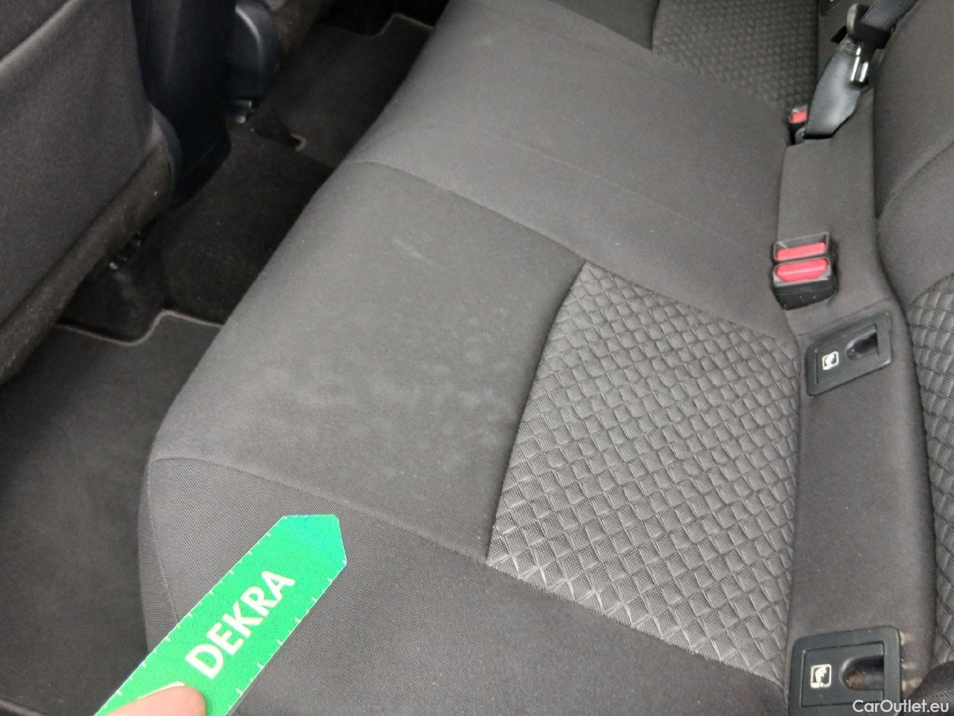  Toyota  C-HR TOYOTA  / 2019 / 5P / todoterreno 2.0 180H Advance #17