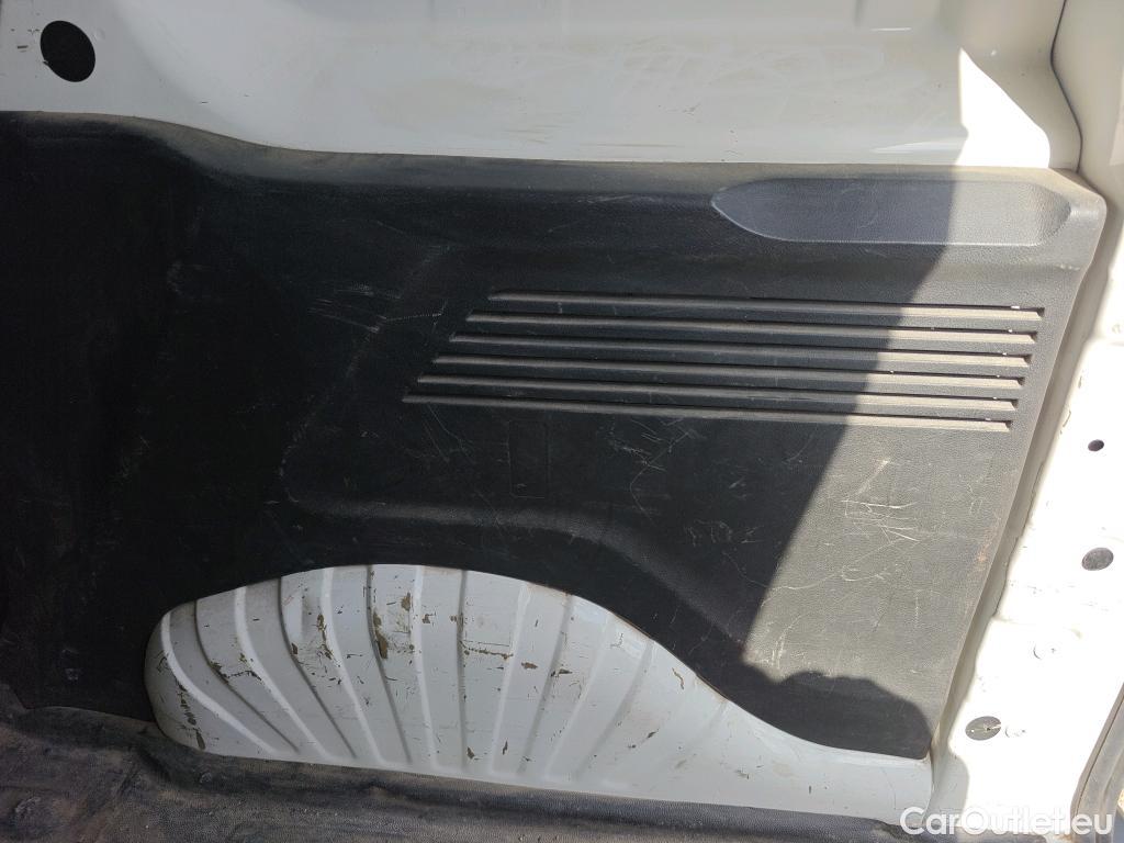  Peugeot  Partner PEUGEOT  / 2018 / 3P / furgón derivado de turismo Pro Standard 600kg BlueHDi 73kW (AC) #12