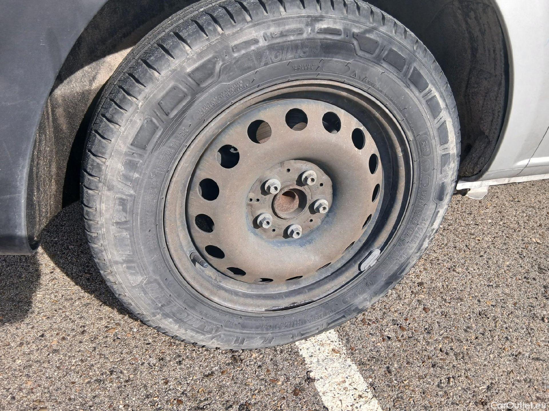  Mercedes  Vito MERCEDES-BENZ  / 2014 / 4P / furgón 111 CDI Larga #34