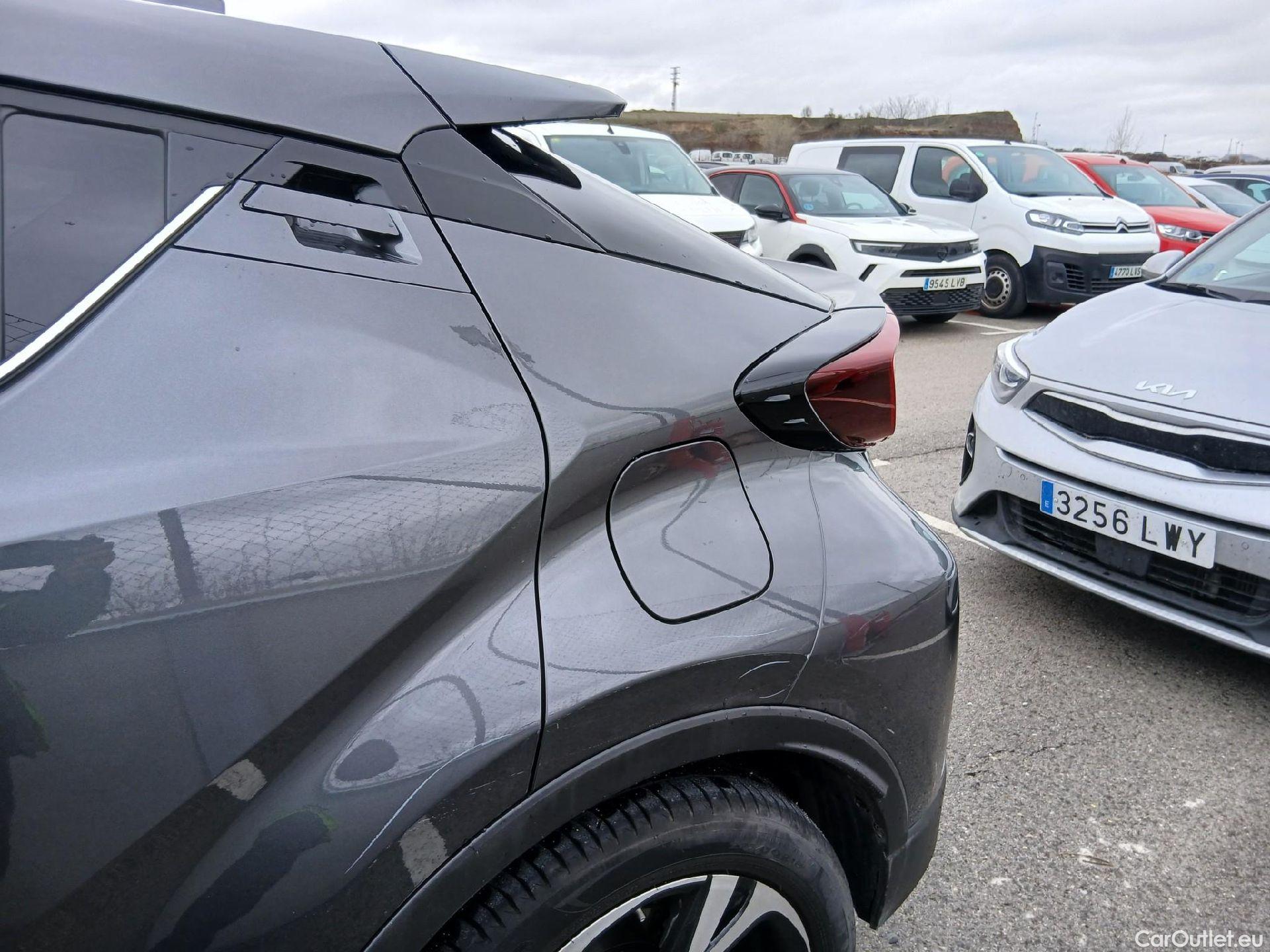  Toyota  C-HR TOYOTA  / 2019 / 5P / todoterreno 2.0 180H Advance #15