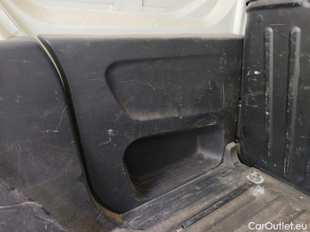  Peugeot  Partner PEUGEOT  / 2018 / 3P / furgón derivado de turismo Pro Standard 600kg BlueHDi 73kW (AC) #4