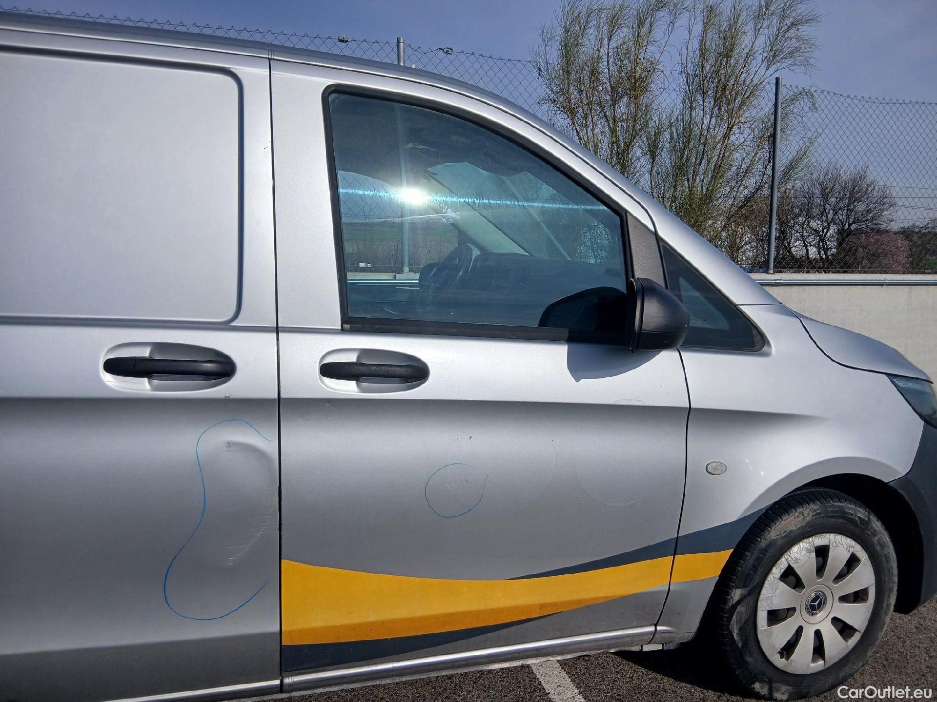  Mercedes  Vito MERCEDES-BENZ  / 2014 / 4P / furgón 111 CDI Larga #31