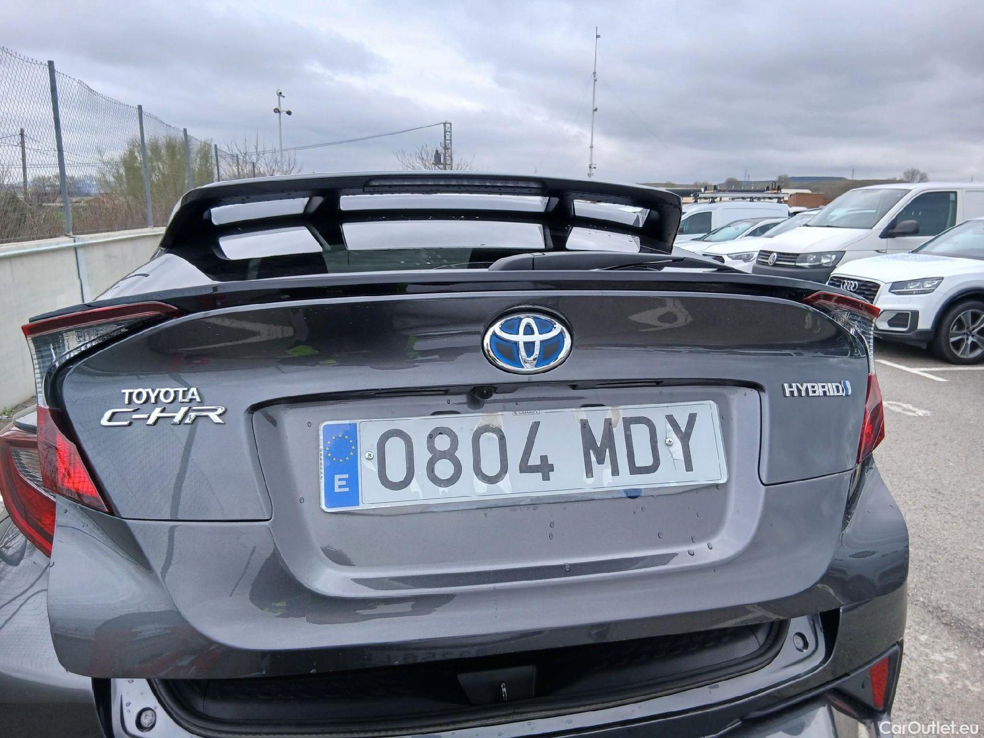  Toyota  C-HR TOYOTA  / 2019 / 5P / todoterreno 2.0 180H Advance #31