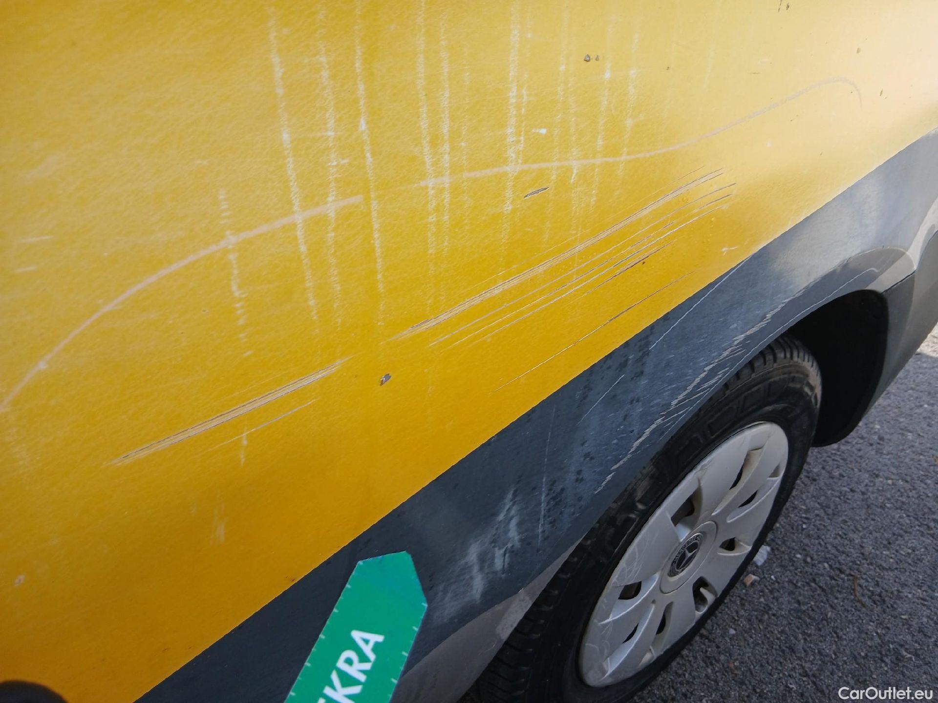  Mercedes  Vito MERCEDES-BENZ  / 2014 / 4P / furgón 111 CDI Larga #16