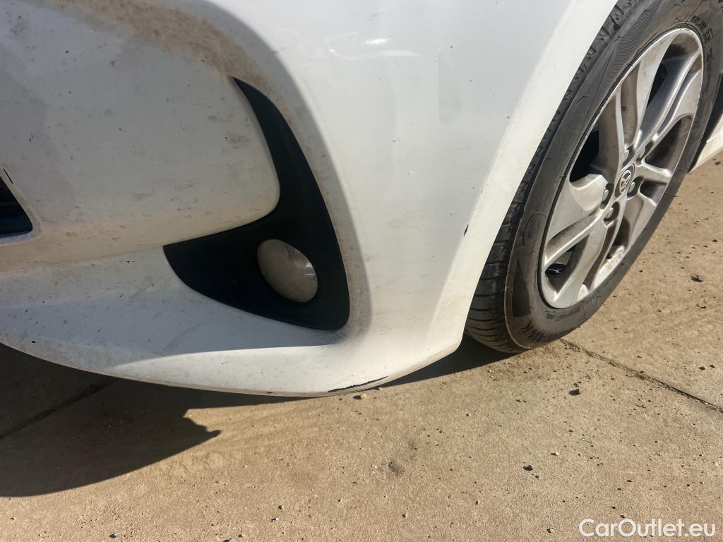  Toyota  Yaris TOYOTA  / 2020 / 5P / berlina con portón 1.5 120H Business Plus #37