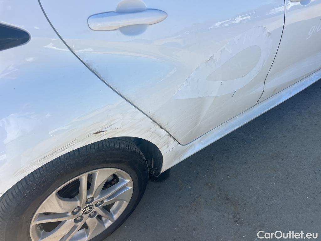  Toyota  Yaris TOYOTA  / 2020 / 5P / berlina con portón 1.5 120H Business Plus #30