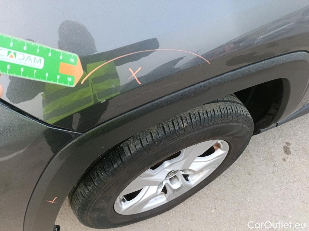  Toyota  RAV4 TOYOTA  / 2018 / 5P / todoterreno 2.5l 220H Business 4WD #23