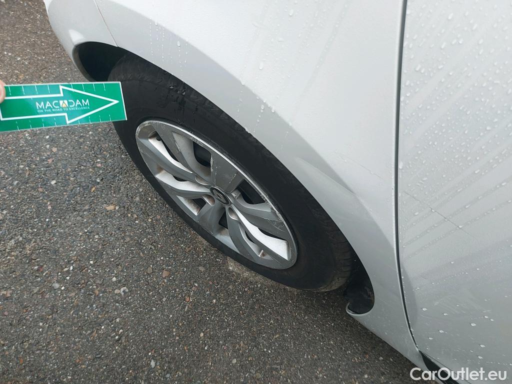  Renault  Clio RENAULT  / 2019 / 5P / berlina con portón Business TCe 74 kW (100CV) GLP #23