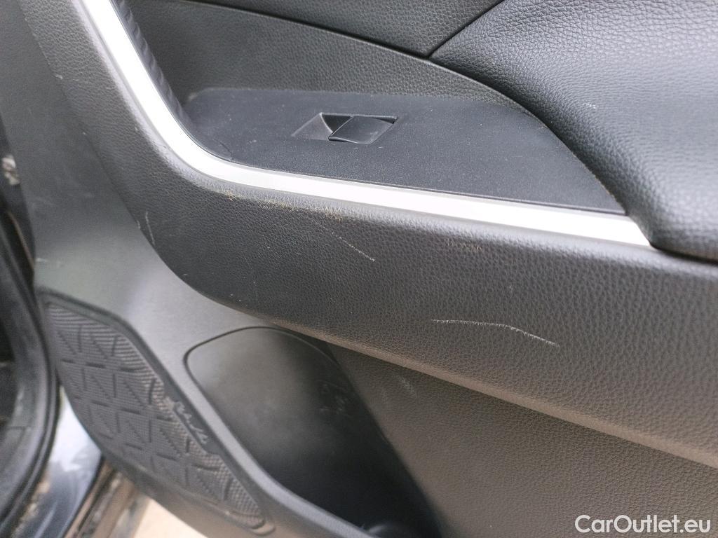  Toyota  RAV4 TOYOTA  / 2018 / 5P / todoterreno 2.5l 220H Business 4WD #26