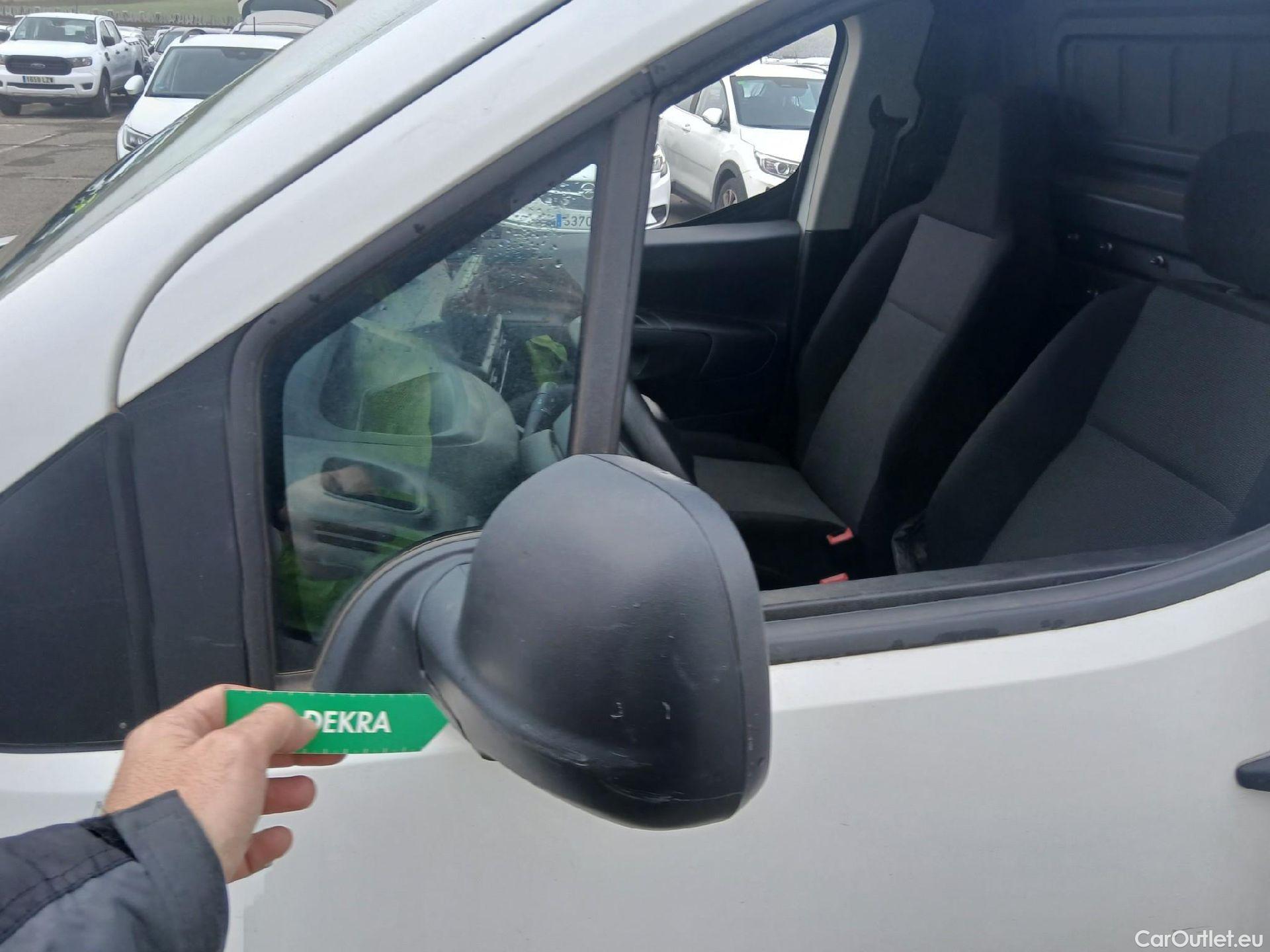  Peugeot  Partner PEUGEOT  / 2018 / 3P / furgón derivado de turismo Pro Standard 600kg BlueHDi 73kW (AC) #9