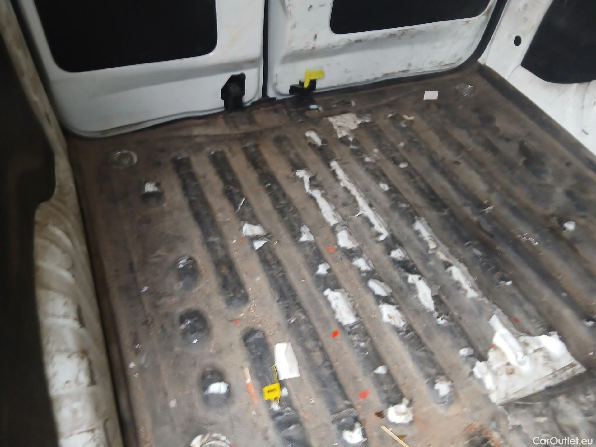  Peugeot  Partner PEUGEOT  / 2018 / 3P / furgón derivado de turismo Pro Standard 600kg BlueHDi 73kW (AC) #33