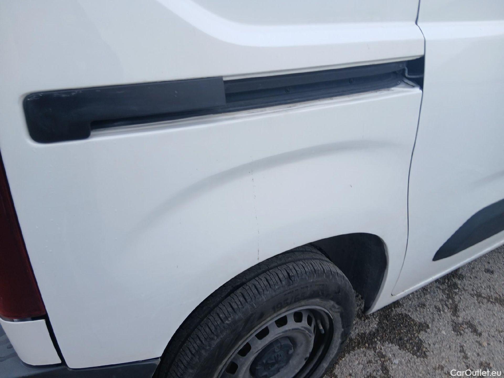  Peugeot  Partner PEUGEOT  / 2018 / 3P / furgón derivado de turismo Pro Standard 600kg BlueHDi 73kW (AC) #19