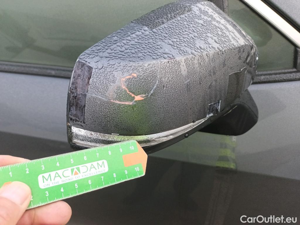  Toyota  RAV4 TOYOTA  / 2018 / 5P / todoterreno 2.5l 220H Business 4WD #8