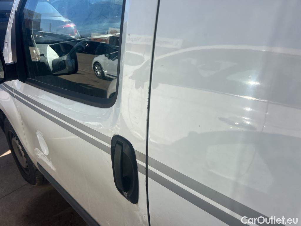  Fiat  Fiorino FIAT  / 2016 / 3P / furgón derivado de turismo Cargo Base 1.3 Mjet 59kW (80CV) E6 #5