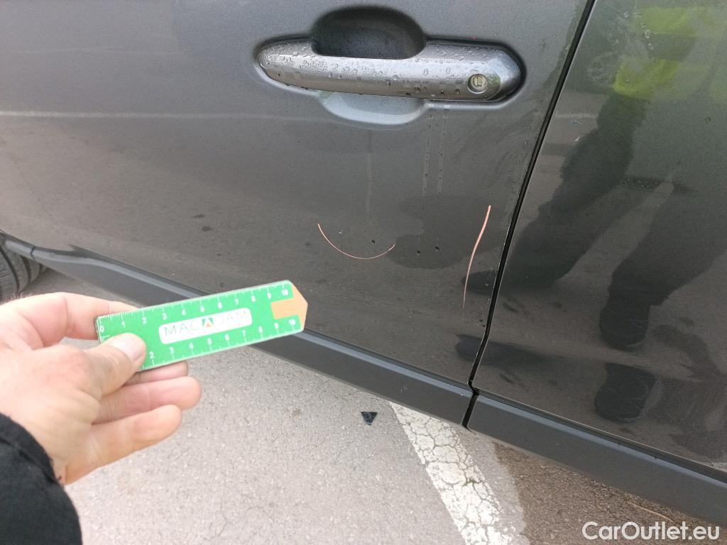  Toyota  RAV4 TOYOTA  / 2018 / 5P / todoterreno 2.5l 220H Business 4WD #9