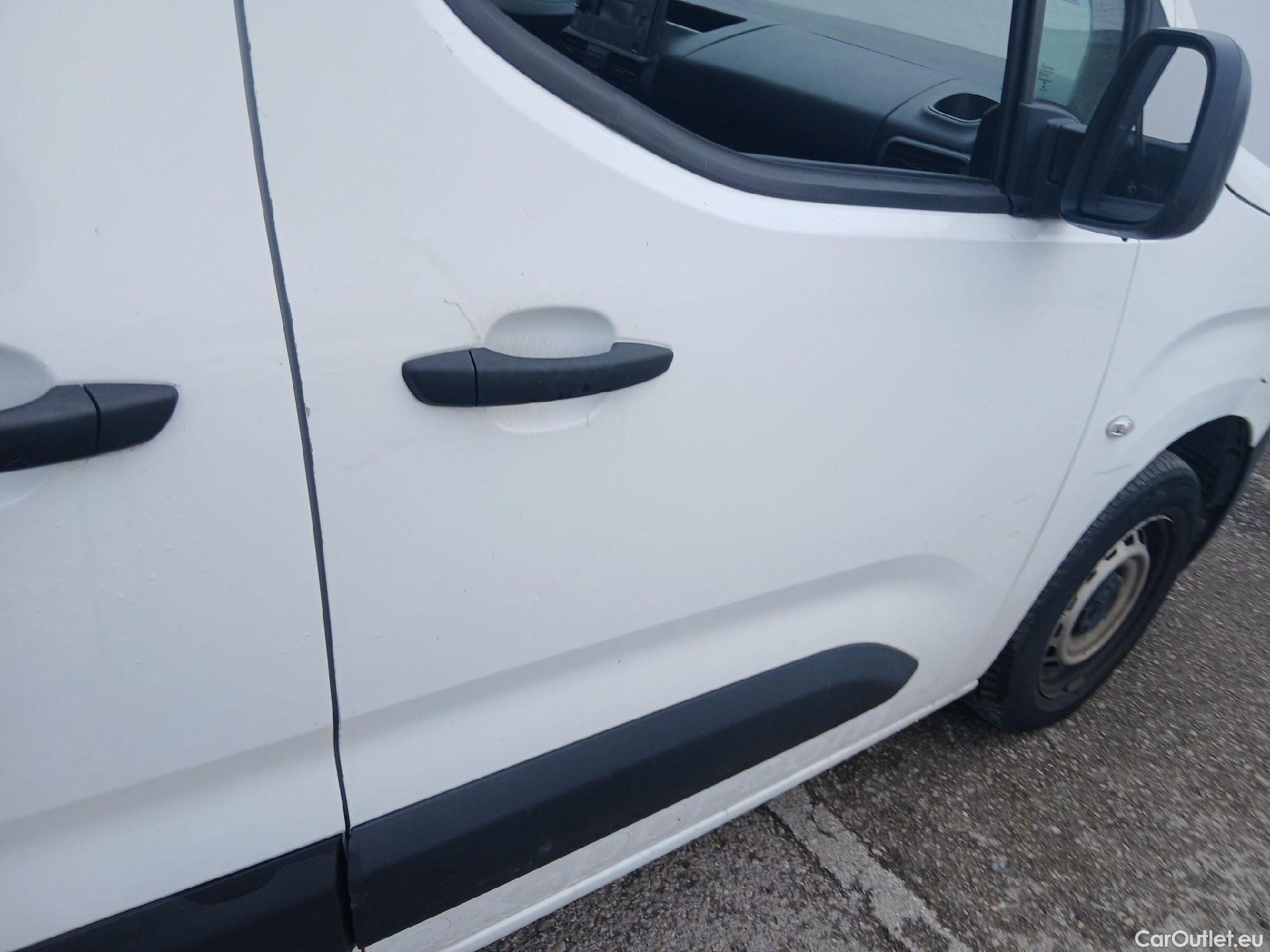  Peugeot  Partner PEUGEOT  / 2018 / 3P / furgón derivado de turismo Pro Standard 600kg BlueHDi 73kW (AC) #23