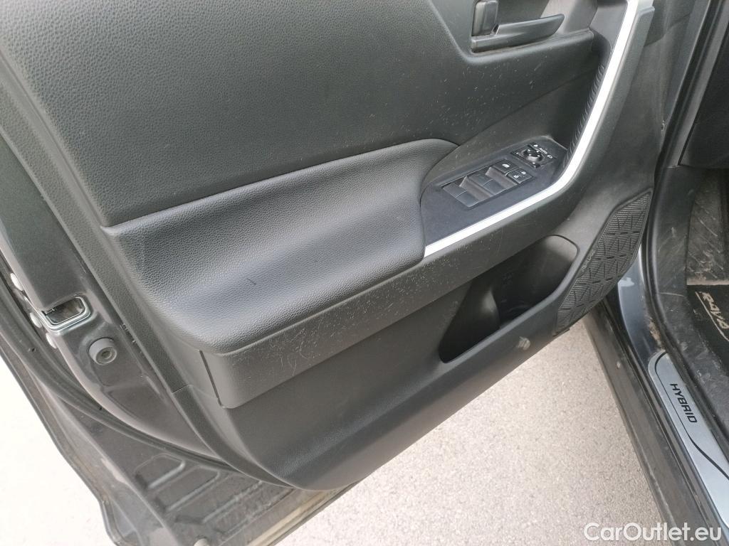  Toyota  RAV4 TOYOTA  / 2018 / 5P / todoterreno 2.5l 220H Business 4WD #31