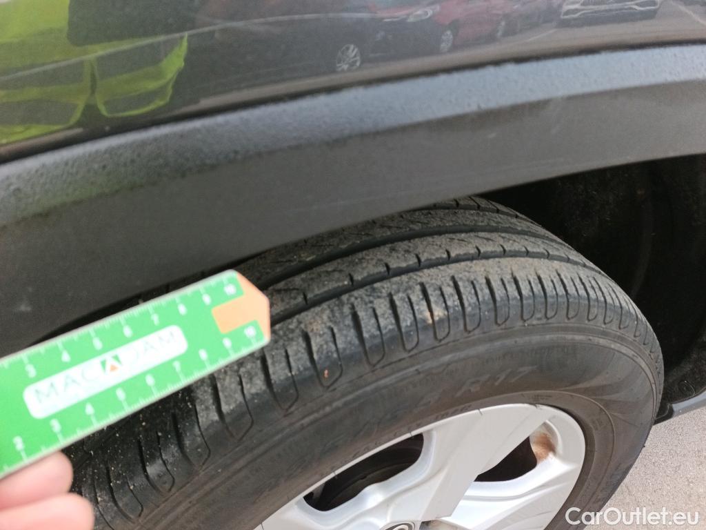  Toyota  RAV4 TOYOTA  / 2018 / 5P / todoterreno 2.5l 220H Business 4WD #52