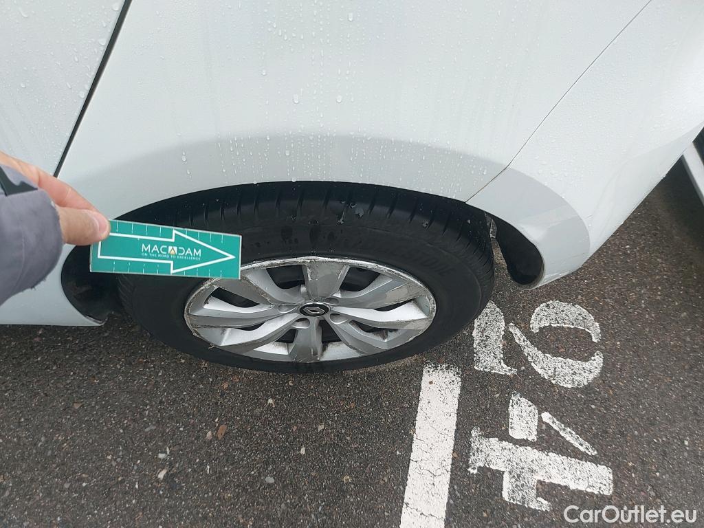  Renault  Clio RENAULT  / 2019 / 5P / berlina con portón Business TCe 74 kW (100CV) GLP #19