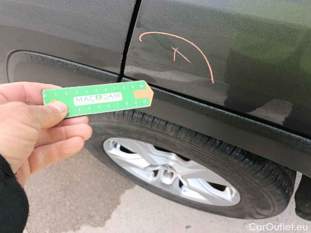  Toyota  RAV4 TOYOTA  / 2018 / 5P / todoterreno 2.5l 220H Business 4WD #6