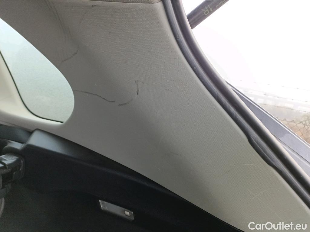  Toyota  RAV4 TOYOTA  / 2018 / 5P / todoterreno 2.5l 220H Business 4WD #28