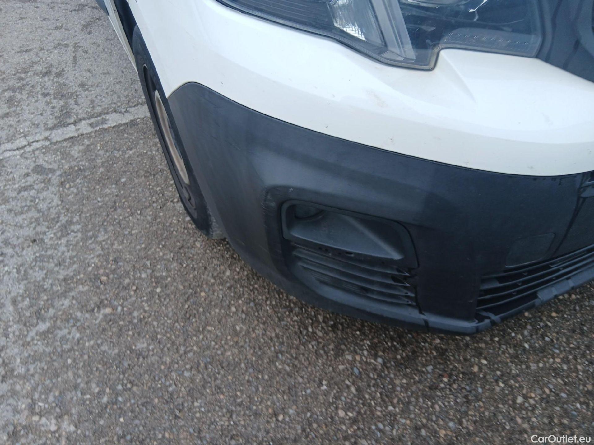  Peugeot  Partner PEUGEOT  / 2018 / 3P / furgón derivado de turismo Pro Standard 600kg BlueHDi 73kW (AC) #4