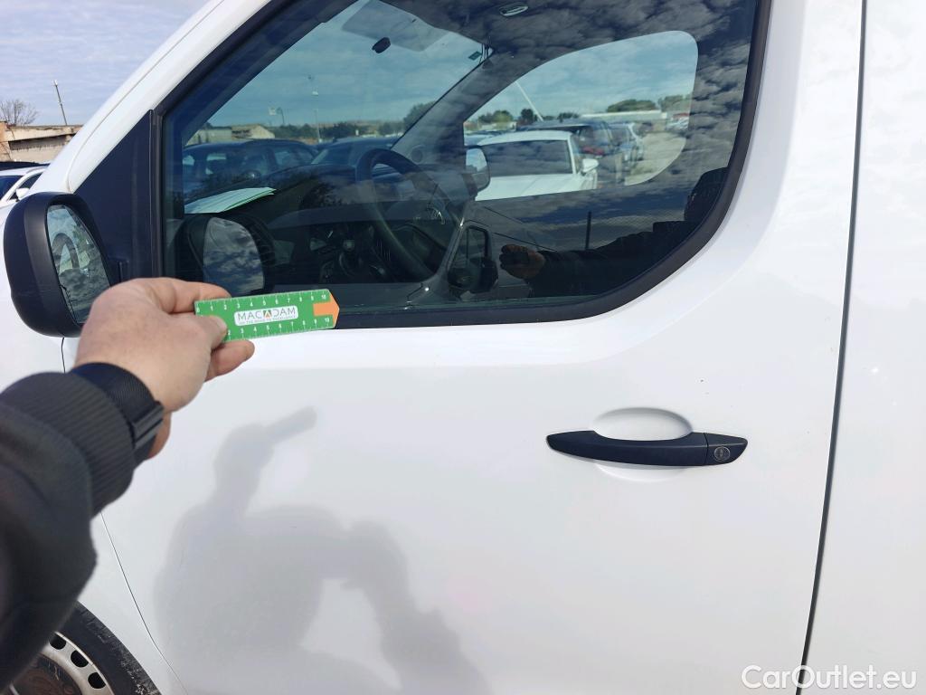  Opel  Vivaro OPEL  / 2019 / 4P / furgón 1.5 Diésel 74kW (100CV) M Std Express (CX) #46