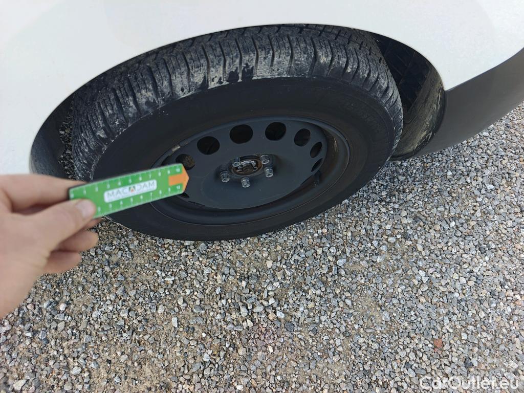  Opel  Vivaro OPEL  / 2019 / 4P / furgón 1.5 Diésel 74kW (100CV) M Std Express (CX) #61