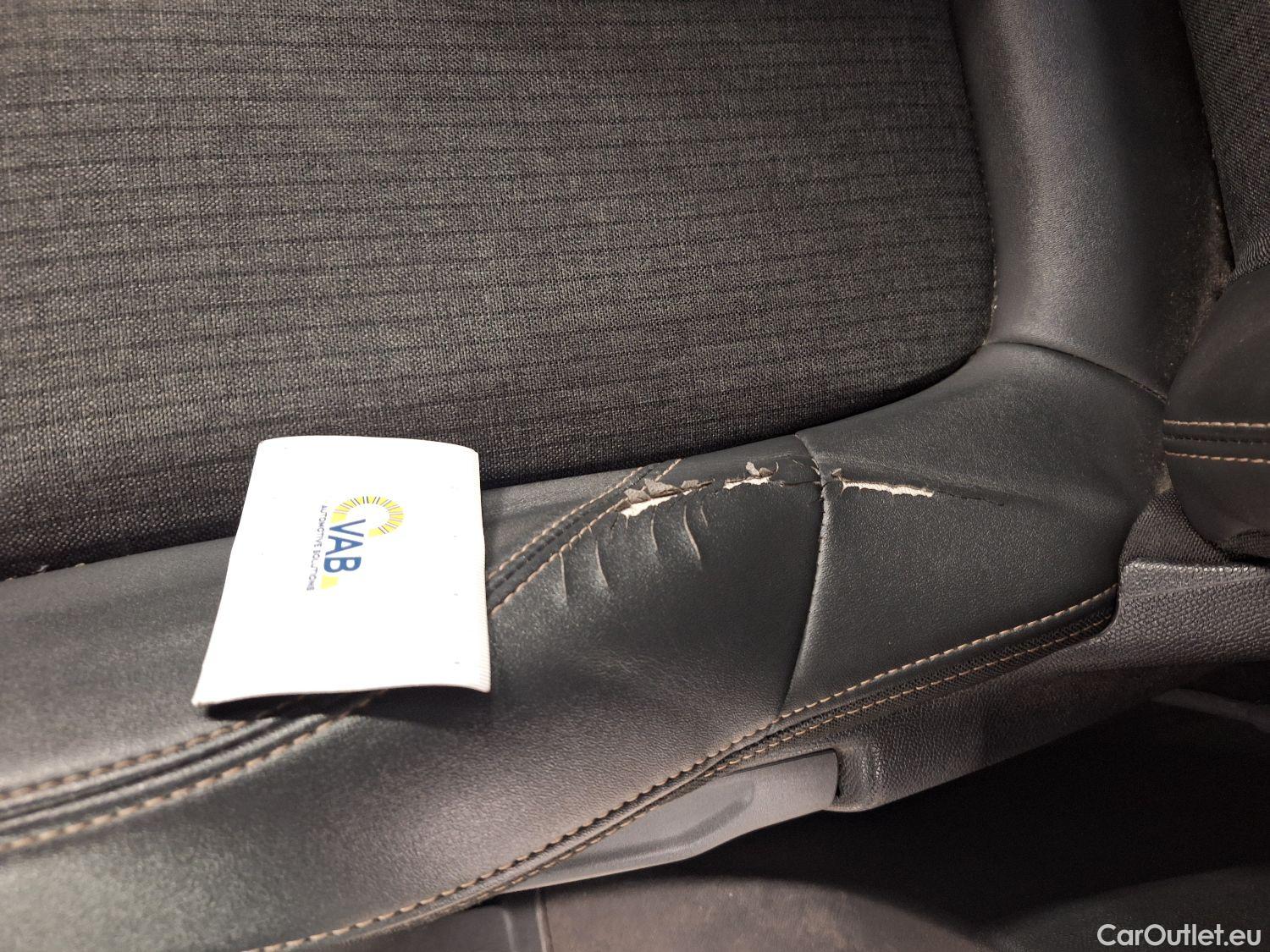  Peugeot  5008 Peugeot,  '16, Peugeot  1.5 BlueHDi 96kW S&S EAT8 GT Line 5d 7pl #58