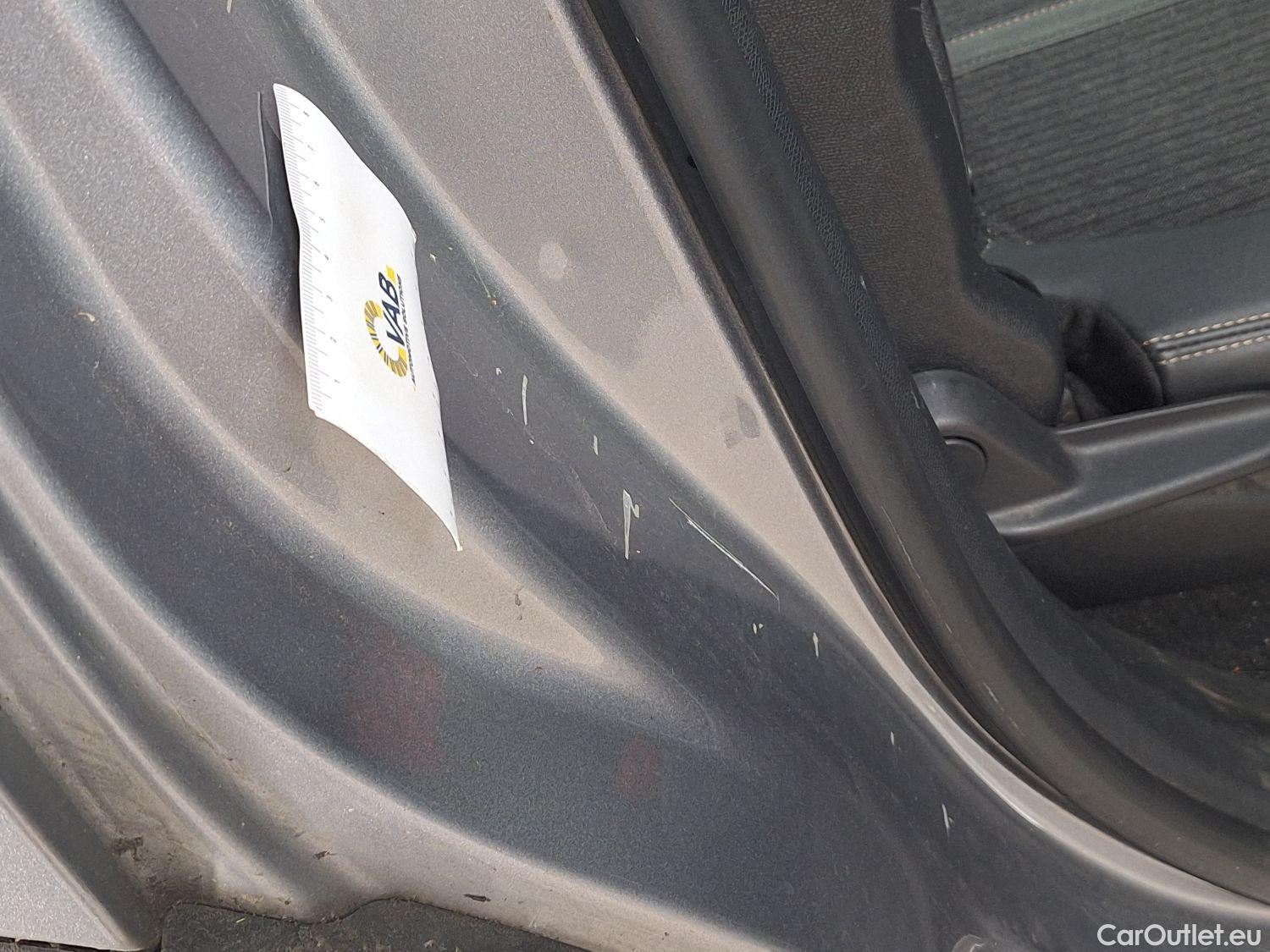  Peugeot  5008 Peugeot,  '16, Peugeot  1.5 BlueHDi 96kW S&S EAT8 GT Line 5d 7pl #44