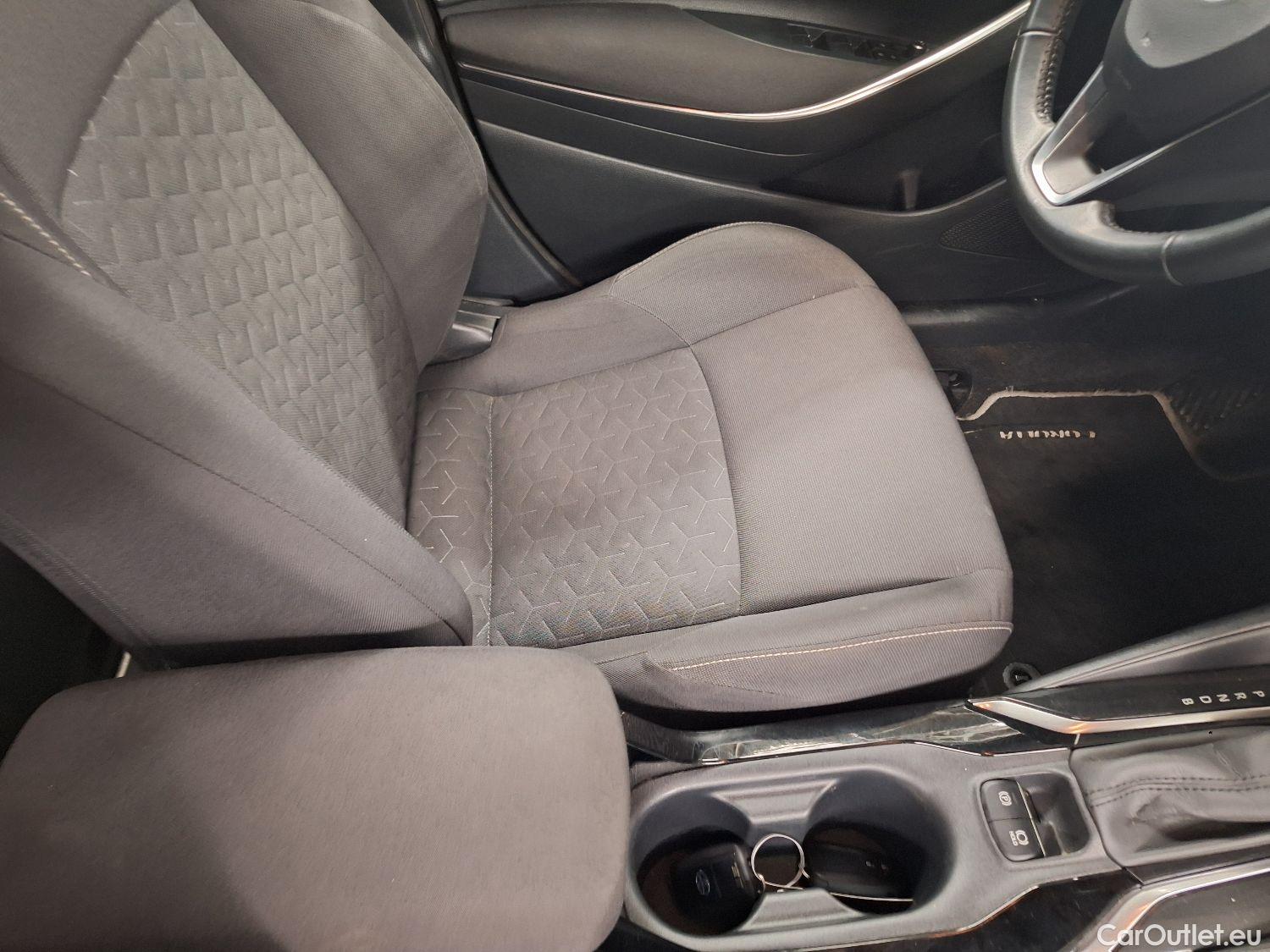  Toyota  Corolla Toyota,  TS '19, Toyota  Touring Sports 1.8 Hybrid Dynamic e #29