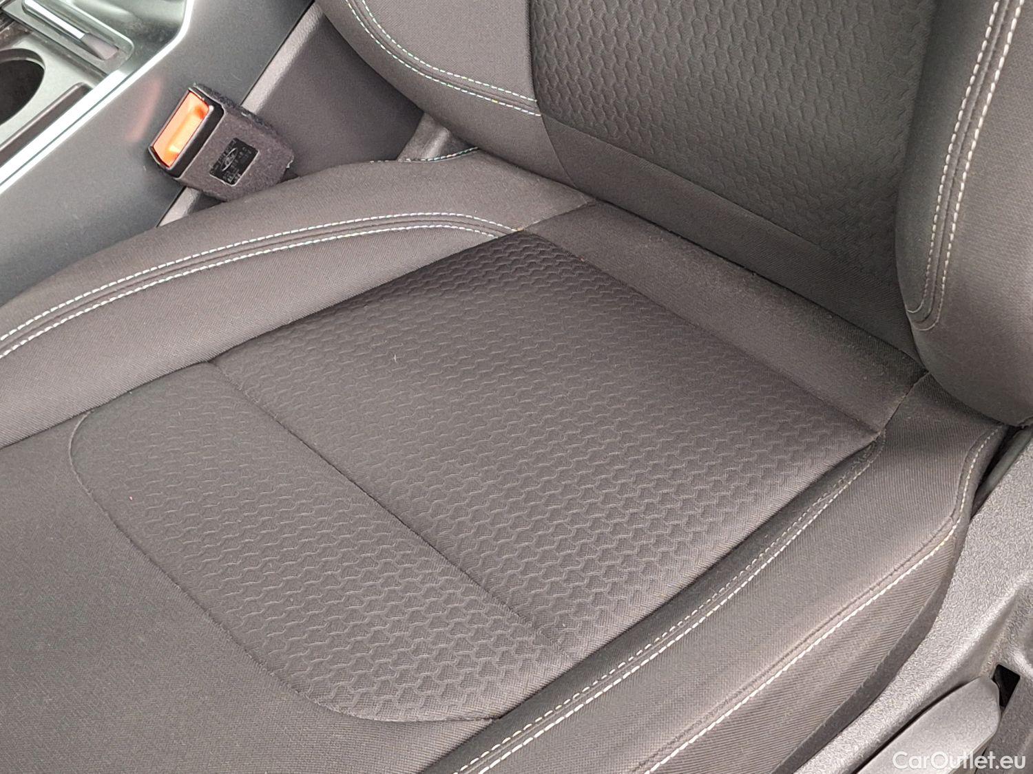  Ford  Kuga Ford,  FL'16, Ford  1.5 TDCi 4x2 88kW Business Class 5d #2