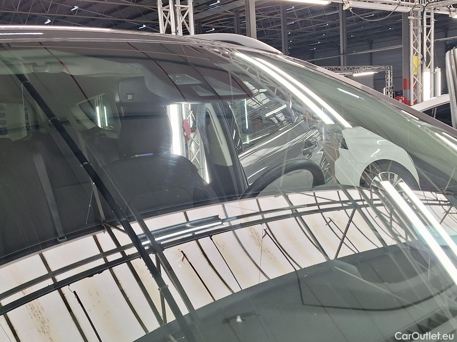  Ford  Kuga Ford,  FL'16, Ford  1.5 TDCi 4x2 88kW Business Class 5d #111