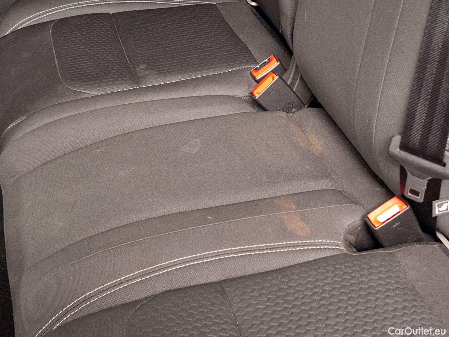  Ford  Kuga Ford,  FL'16, Ford  1.5 TDCi 4x2 88kW Business Class 5d #4