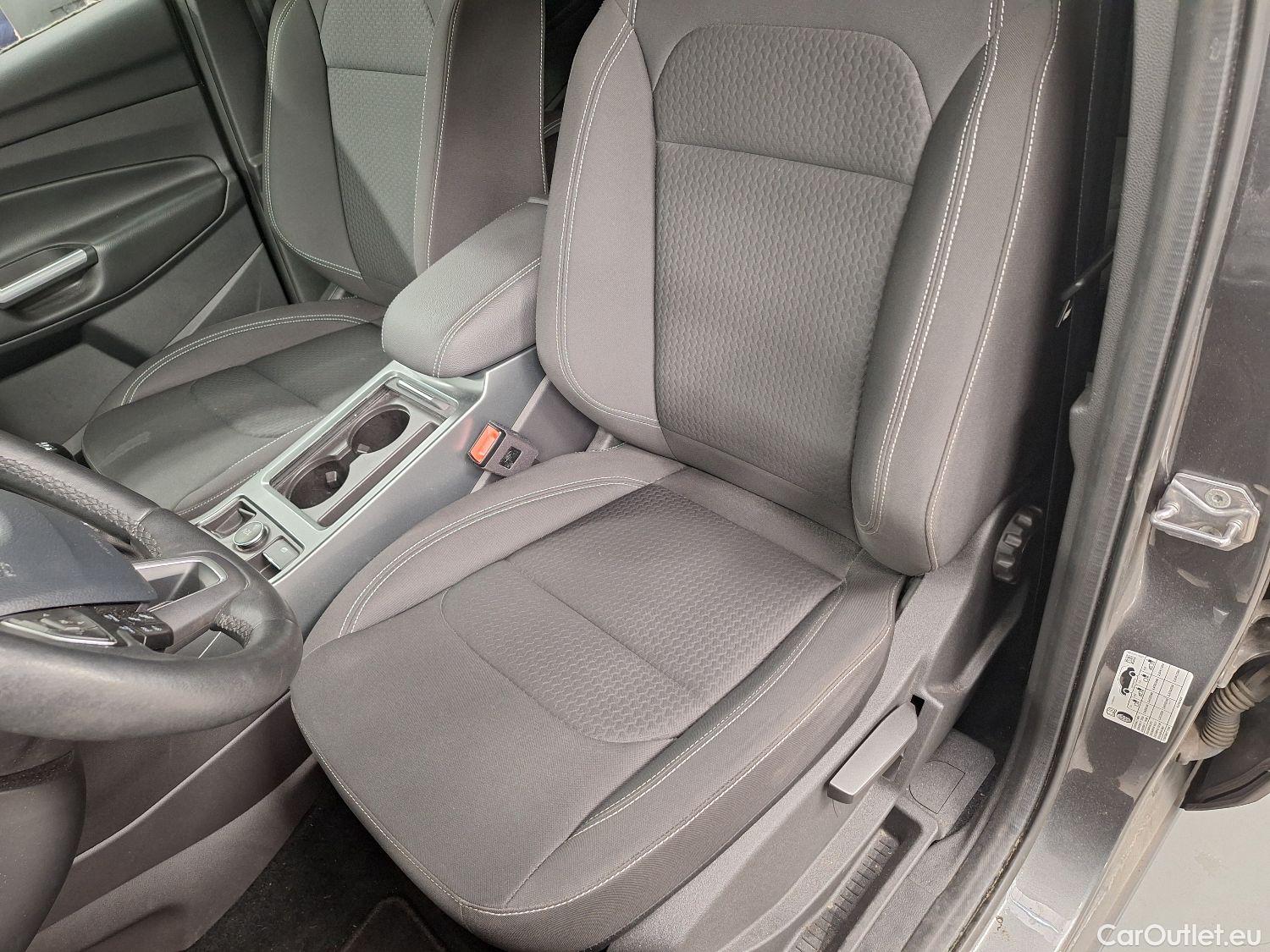  Ford  Kuga Ford,  FL'16, Ford  1.5 TDCi 4x2 88kW Business Class 5d #1