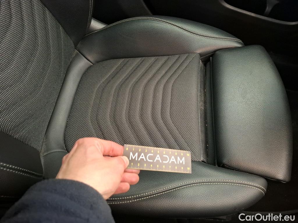  Mercedes  A-Klasse MERCEDES-BENZ Classe A Compact / 2018 / 5P / Berline A 180 Business Line #36