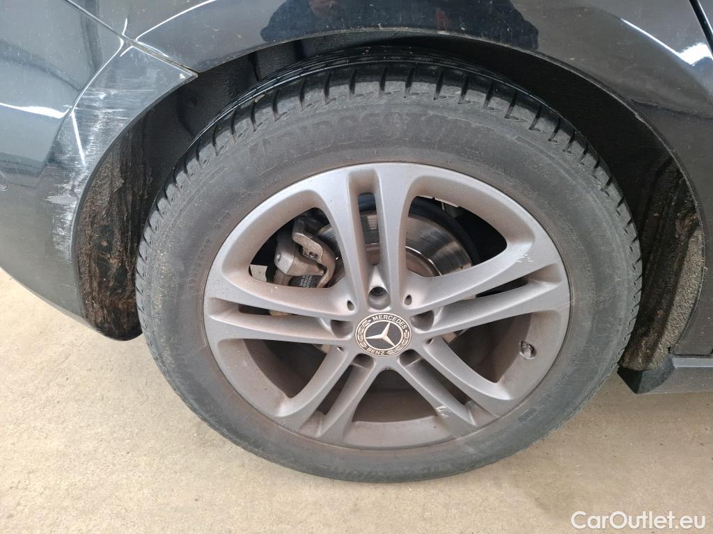  Mercedes  A-Klasse MERCEDES-BENZ Classe A Compact / 2018 / 5P / Berline A 180 Business Line #65