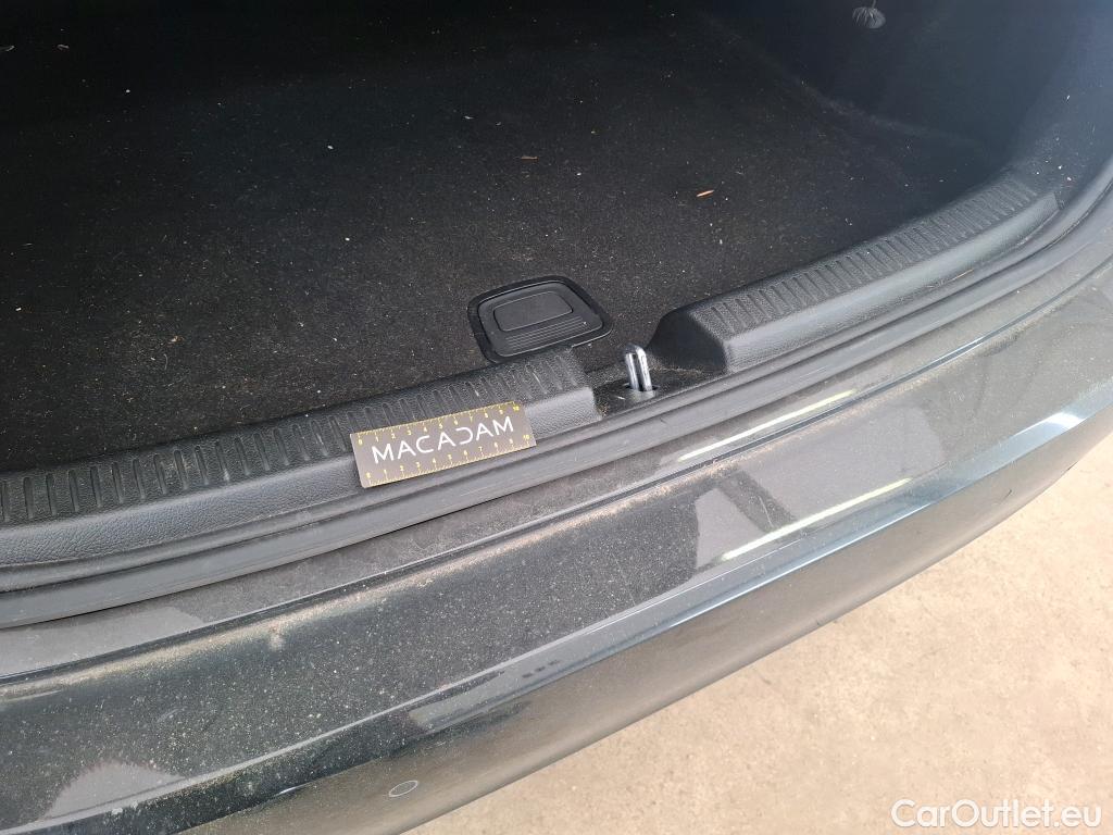  Mercedes  A-Klasse MERCEDES-BENZ Classe A Compact / 2018 / 5P / Berline A 180 Business Line #27